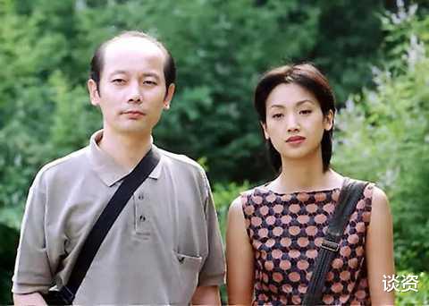 葛优|葛优妻子带孩子罕露面，贺聪打扮低调接地气，小朋友胖嘟嘟好可爱