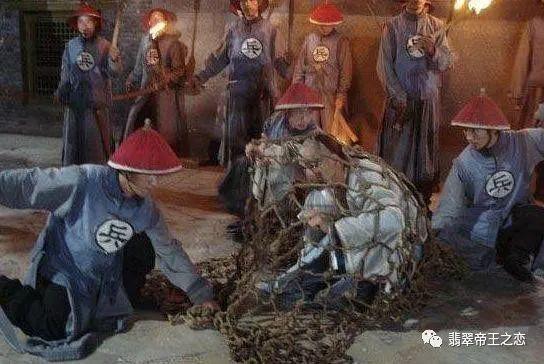 粉彩|追溯原石根源·残酷的缅甸玉枭，四百年带血的翡翠。