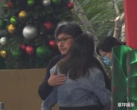 白敬亭|王岳伦多次石锤出轨，李湘毫无醋意，疑似早已离婚