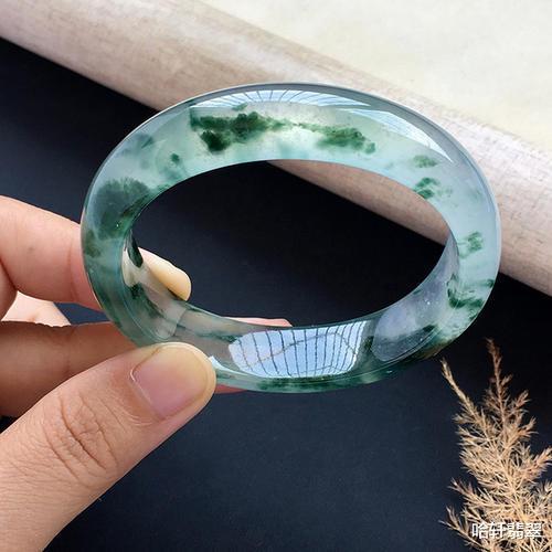 雕刻|怎么判别翡翠飘的蓝花好不好呢？