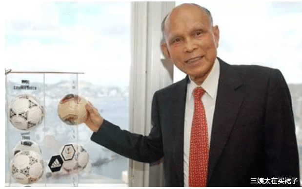 三姨太在买裙子|影后&豪门少帅，17年过去回看章子怡和霍启山的恋爱，最甜最遗憾