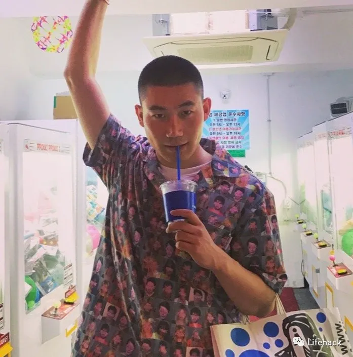 酸奶|网吧偶遇寸头天菜,果然男生留寸头最帅比