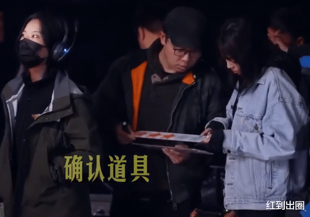 张艺兴|华谊总裁王中磊带女儿现身！23岁王文也素颜亮相，一双筷子腿抢镜