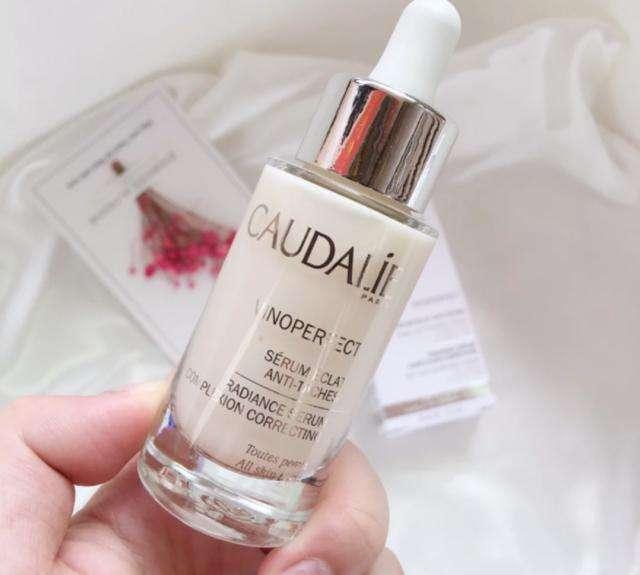 裤子|肤色暗黄？5款超人气精华液亮肤嫩白，堪称黄皮亲妈养出陶瓷肌！