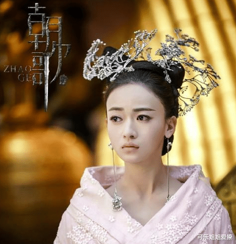 吴谨言|出门带30个保镖和6个贴身助理,被央视点名批评后,她仍不知悔改