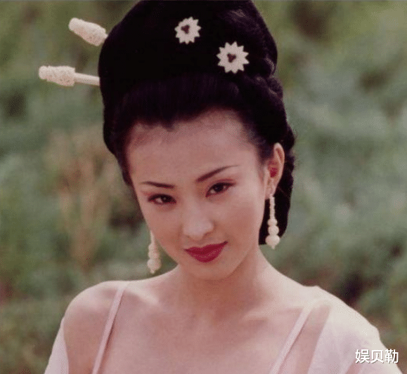 吴京|昔日童年女神，如今演妈妈上瘾，两次与胡一天成“母子”！