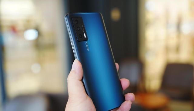 红米手机|骁龙870+256GB内存 Redmi对比iQOO 双十一大容量旗舰怎么选