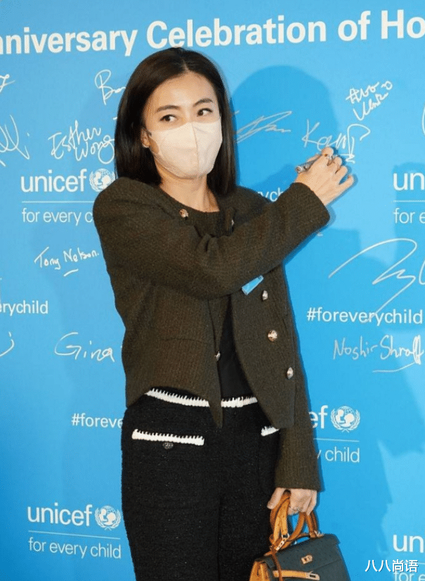 安吉丽娜·朱莉|甘比又遇到郭晶晶，一身裤装打扮气场全开，好友穿小香风优雅迷人