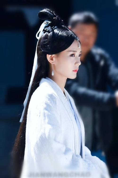 李一桐|她是第二个“景甜”，5年演了15部女主角，观众却记不住她的脸