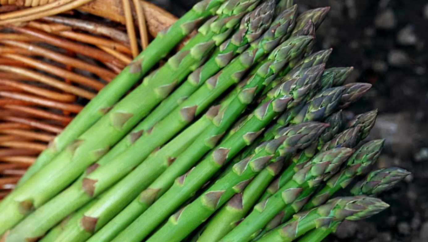 饮食|80后夫妻查出低密度脂蛋白高，饭桌上2物或是“真凶”，应趁早撤下桌