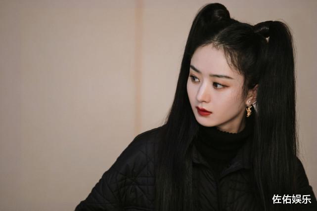 小姐姐|冯绍峰带儿子“想想”出门尽显父爱，赵丽颖专注事业受期待