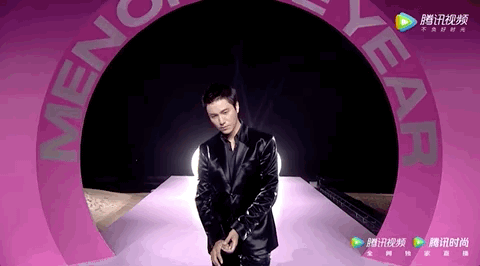 超模|顶流明星“集体翻车名场面”来了!尬笑、黑脸、手足无措:这些承包了我一年的快乐