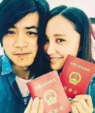 李坤城|突然离婚!国民夫妻撕破脸,双双出轨被抓包?