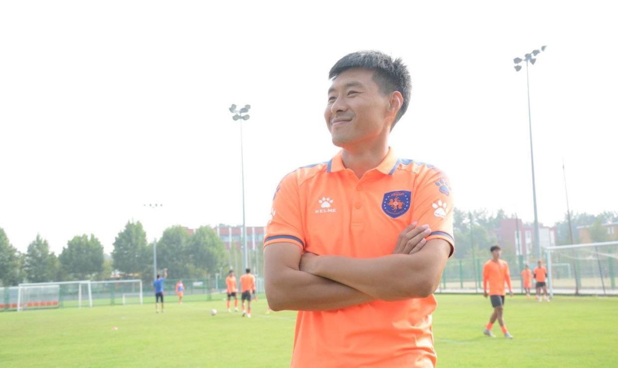 可馨育娃|本土孔卡已找到!35岁恒大弃将化身中乙中场大师,能组织能进球!