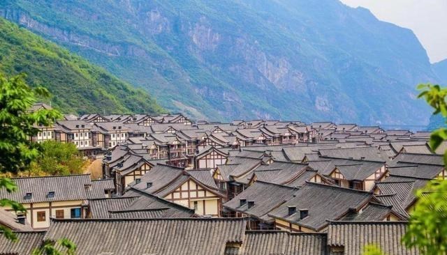 芙蓉镇 重庆走红了个“假古镇”？刚开业就破纪录，游客回来后赞不绝口