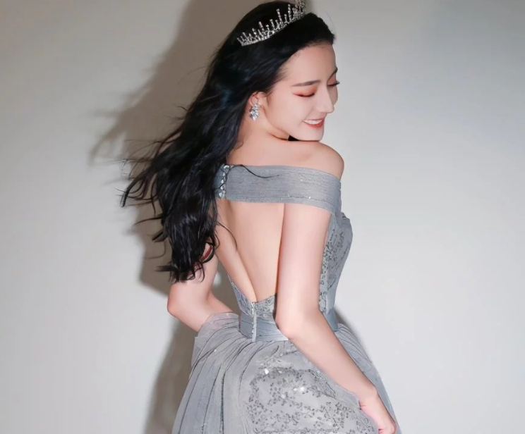 古力娜扎|杨颖婚姻观？古力娜扎恋情？迪丽热巴新造型？