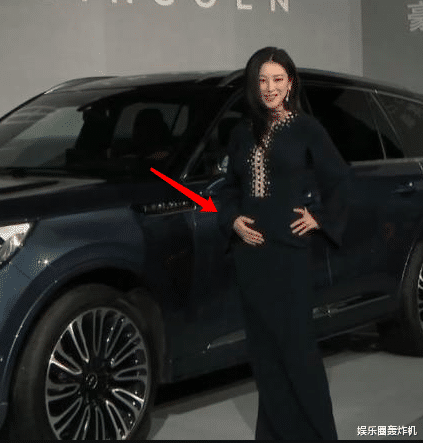 朱珠|婚后13天在红毯上大秀孕肚，朱珠果然是见过大世面的女星