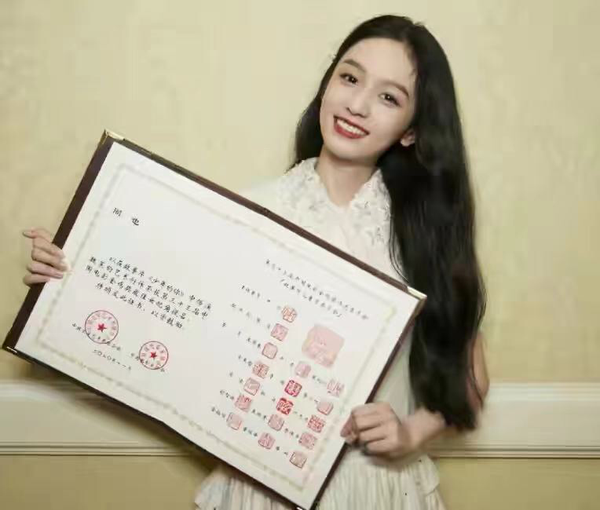 |本想效仿《陈情令》捧红两位小鲜肉，谁知女主古装太惊艳率先爆红