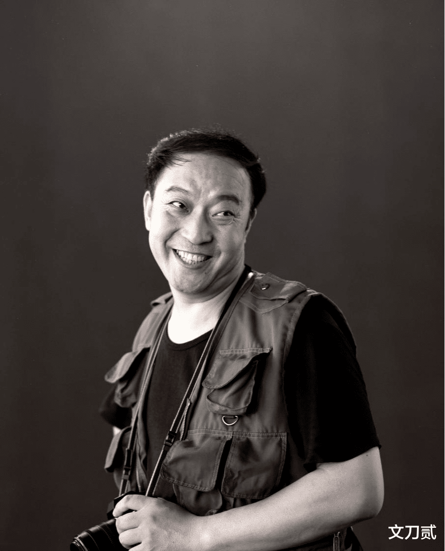 林依晨|当红时离开冯巩去当官，58岁家庭破裂，71岁的牛群如今怎样了