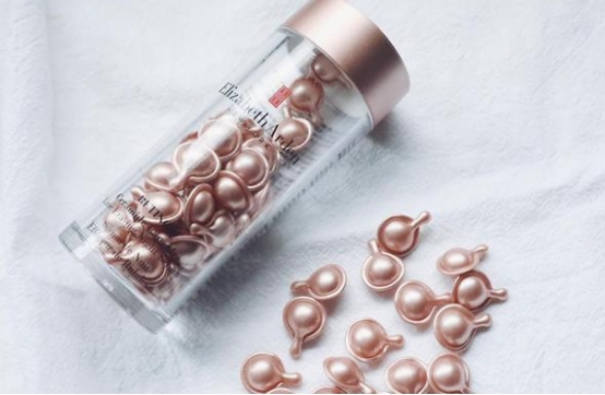 高马尾 肌肤暗沉必囤精华液!抗氧亮肤抗初老,用对净化肤质逆袭水光肌!