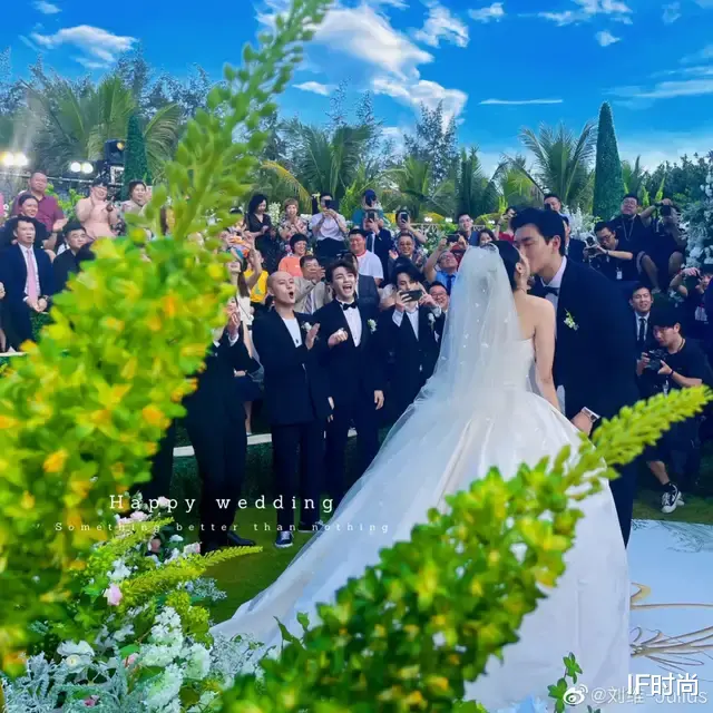IF时尚|一见钟情到婚礼 Say I Do，他俩的爱情甜哭了
