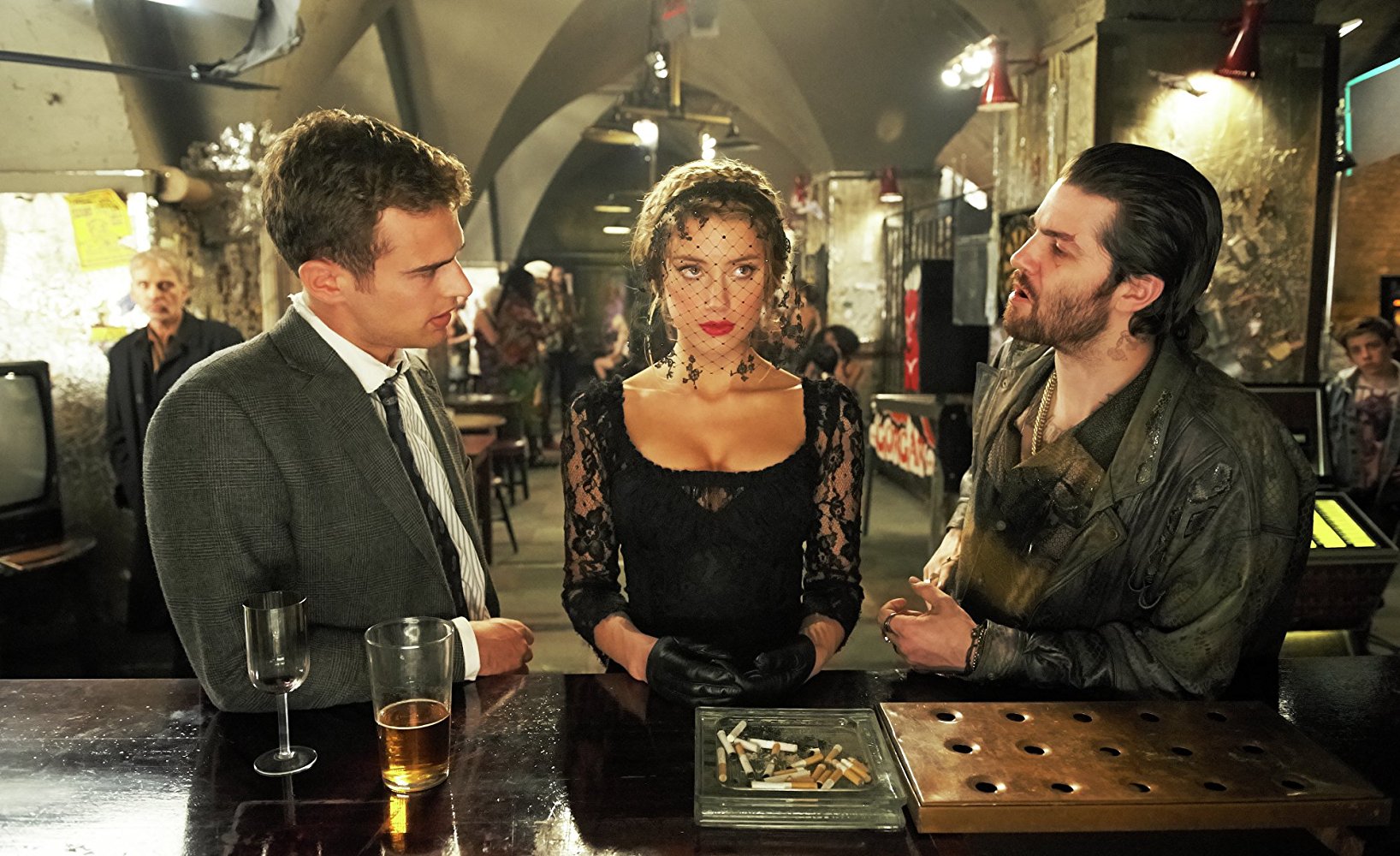 伦敦战场|经典改编，活色生香的《伦敦战场》，为什么创下史上最烂票房？