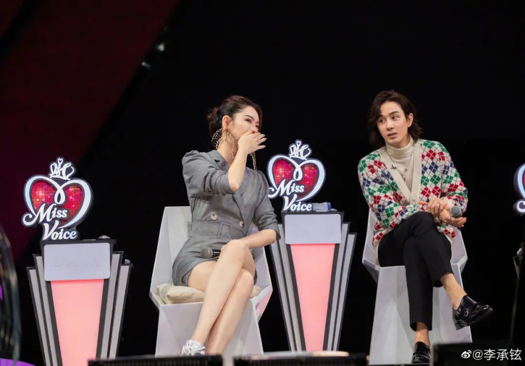 感觉会火|全职奶爸曾抑郁一年,戚薇老公为什么能成“男德典范”?