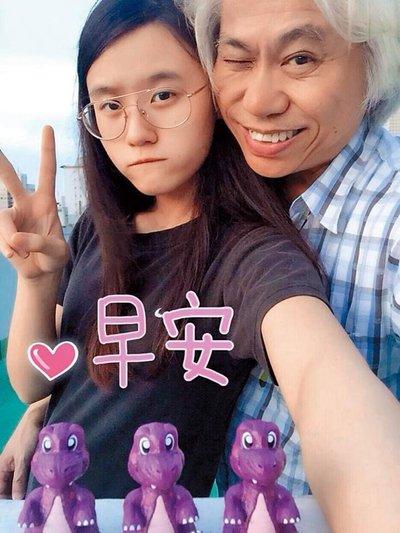 邓超|7年前相差40岁的“爷孙恋”，现状如何？花季少女变成家庭主妇了？