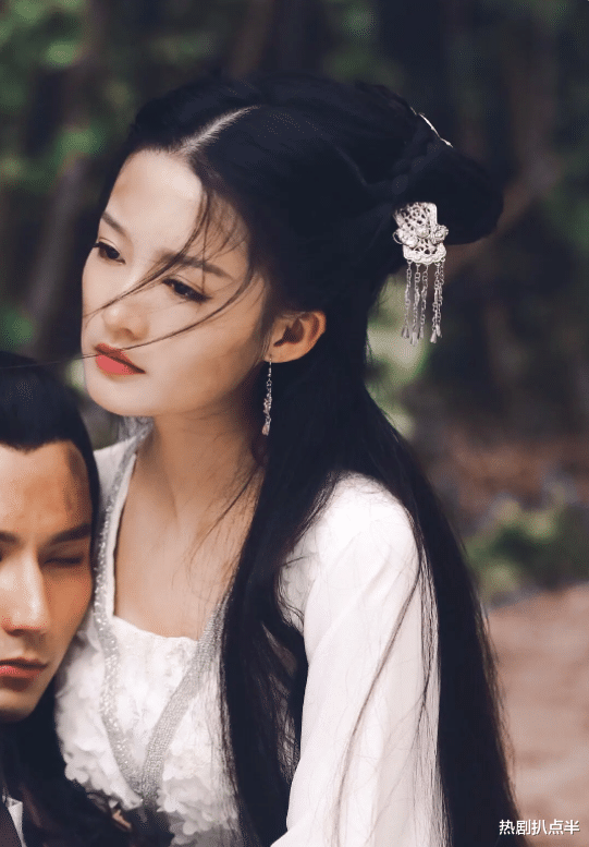 白梦妍|嘴角向下，面相刻薄，这9位苦相脸女星，都不适合演活泼少女