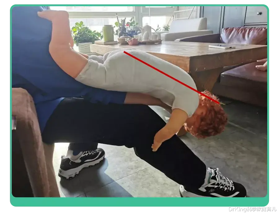 卡喉、窒息！海姆立克法已救超100万人，再忙也要学！