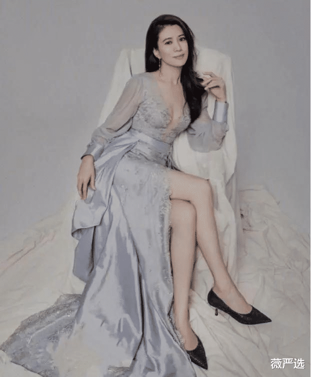 袁咏仪|48岁袁咏仪2月“怒减”18斤！S线条太厉害，网友：美女都是狠角色