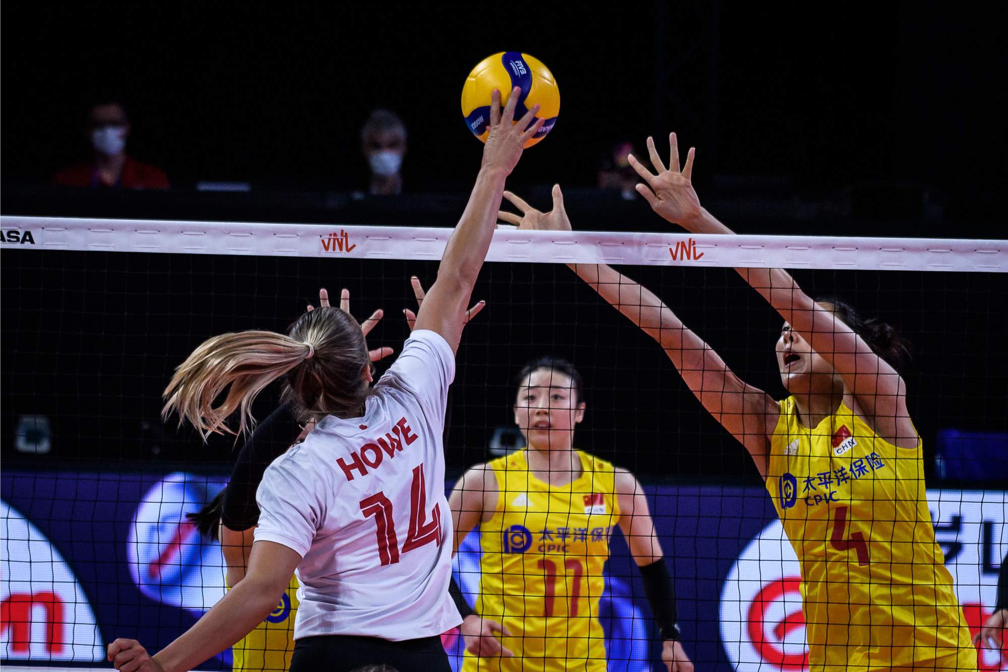 卡莱尔|张常宁22分，中国女排2-3负无胜绩的加拿大队，拦网被上了一课