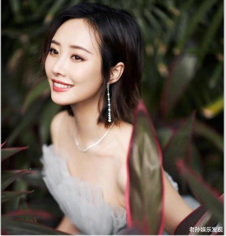 李纯|女演员李纯表示：女孩子先好好爱自己，再去爱别人