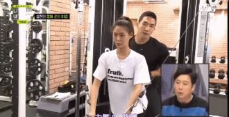 |她被誉为“宅男炸弹”，曾因肥胖遭到群嘲，就连吃口炸鸡也被训斥