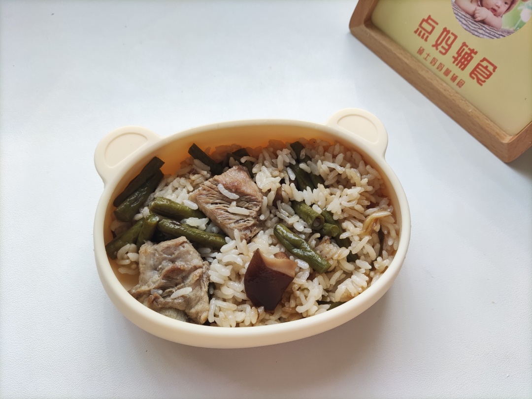 点妈辅食|1岁宝宝吃什么？试试排骨焖饭，大人宝宝一锅出，好吃又省心!