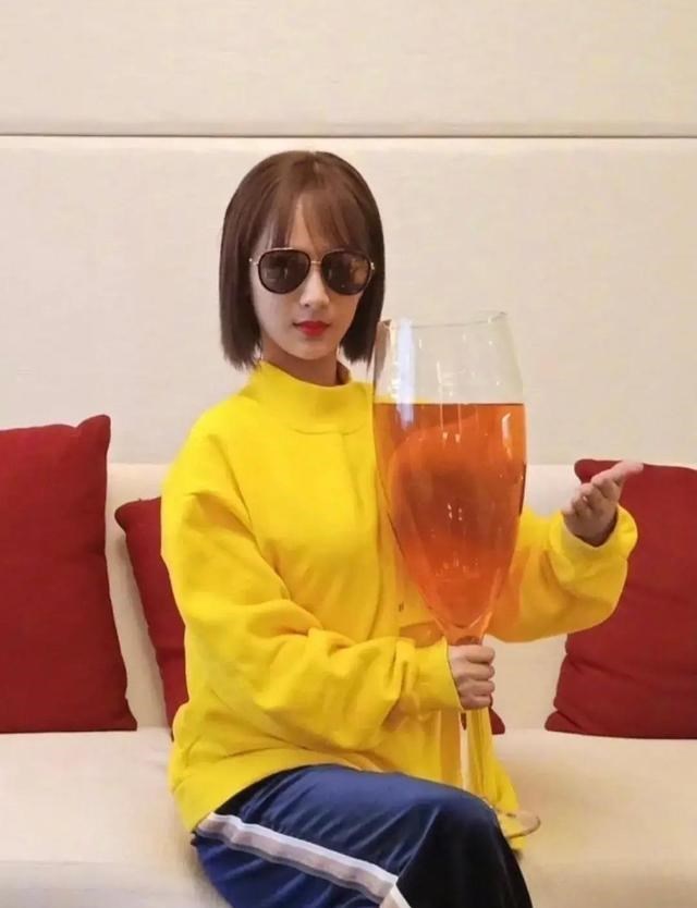 杨紫|欢瑞应该早就料到杨紫不会续约了，好聚好散是最明智的决定