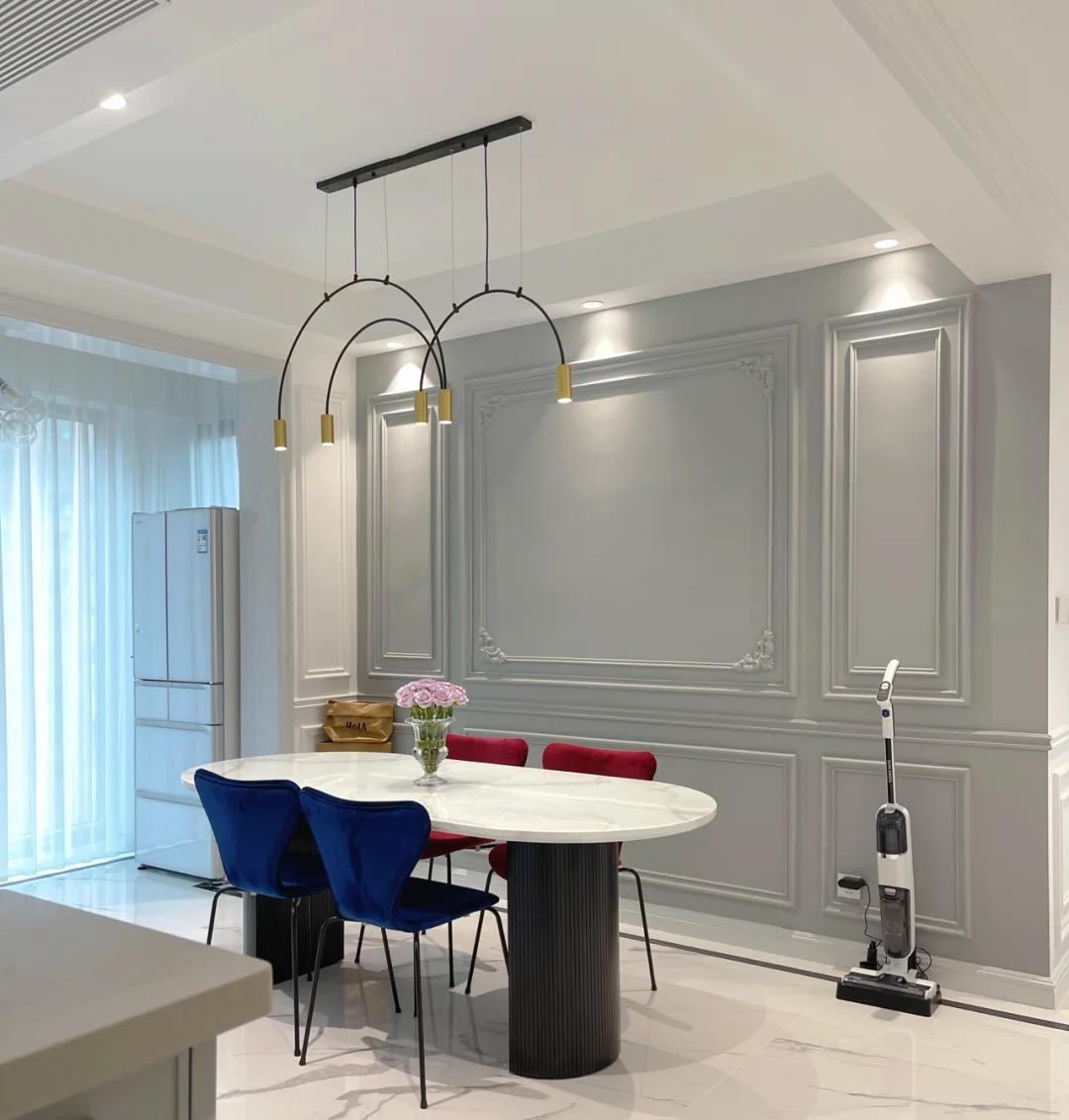 涨停|女主是深度电影爱好者,将自家打造成私人电影院,沦为了宅女