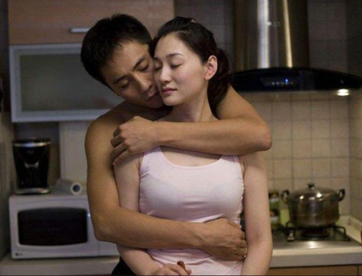 咸蛋的小姐 “李小冉长得也不是特别惊艳，为什么很多明星都夸她喜欢她？”哈哈哈