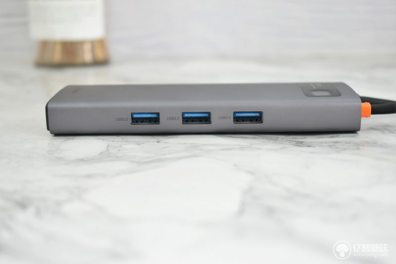 sevokk Macbook的完美搭档！倍思九合一Type-C 扩展坞，为你解决笔记本接口单一的烦恼