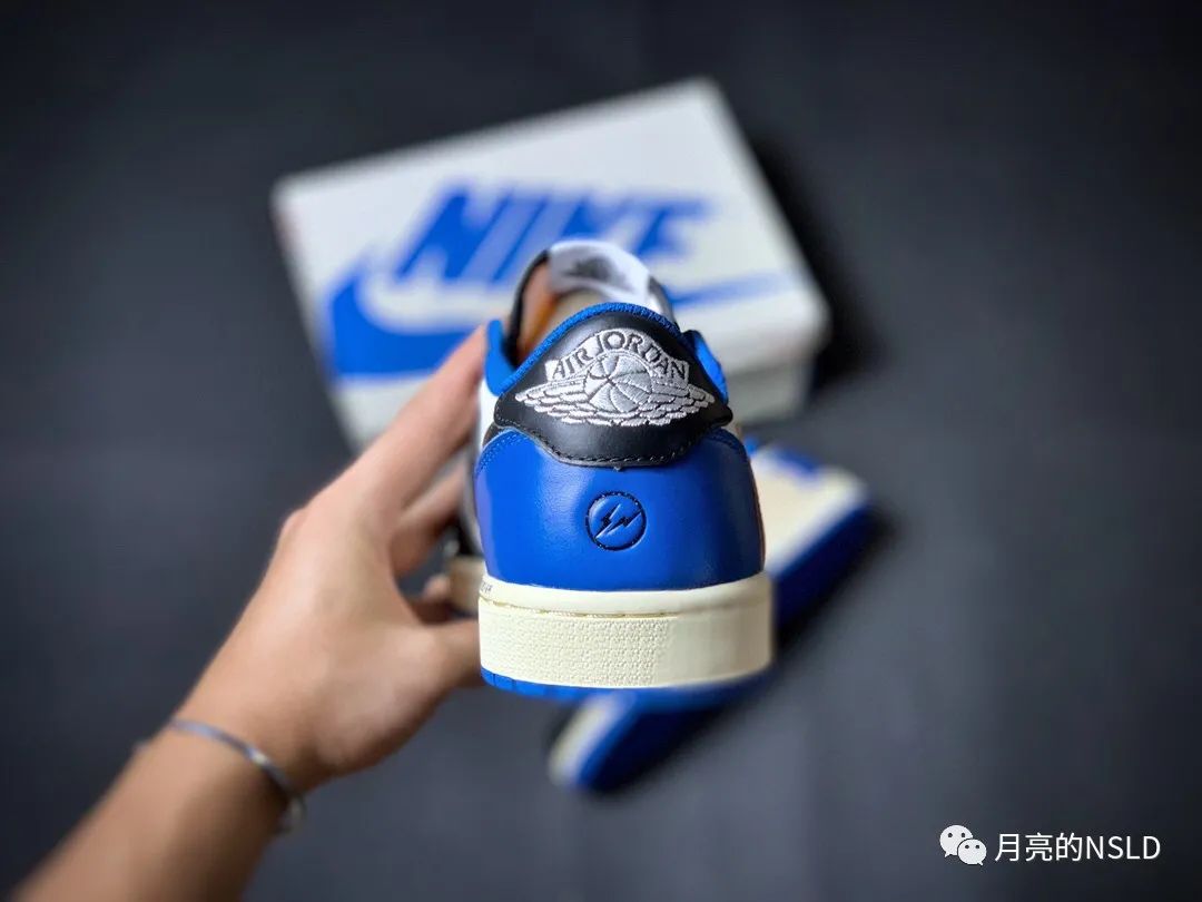 难舍离断|aj1倒钩闪电会是今年最贵的鞋吗?藤原浩阻止Travis Scott 将高帮做成黑蓝脚趾