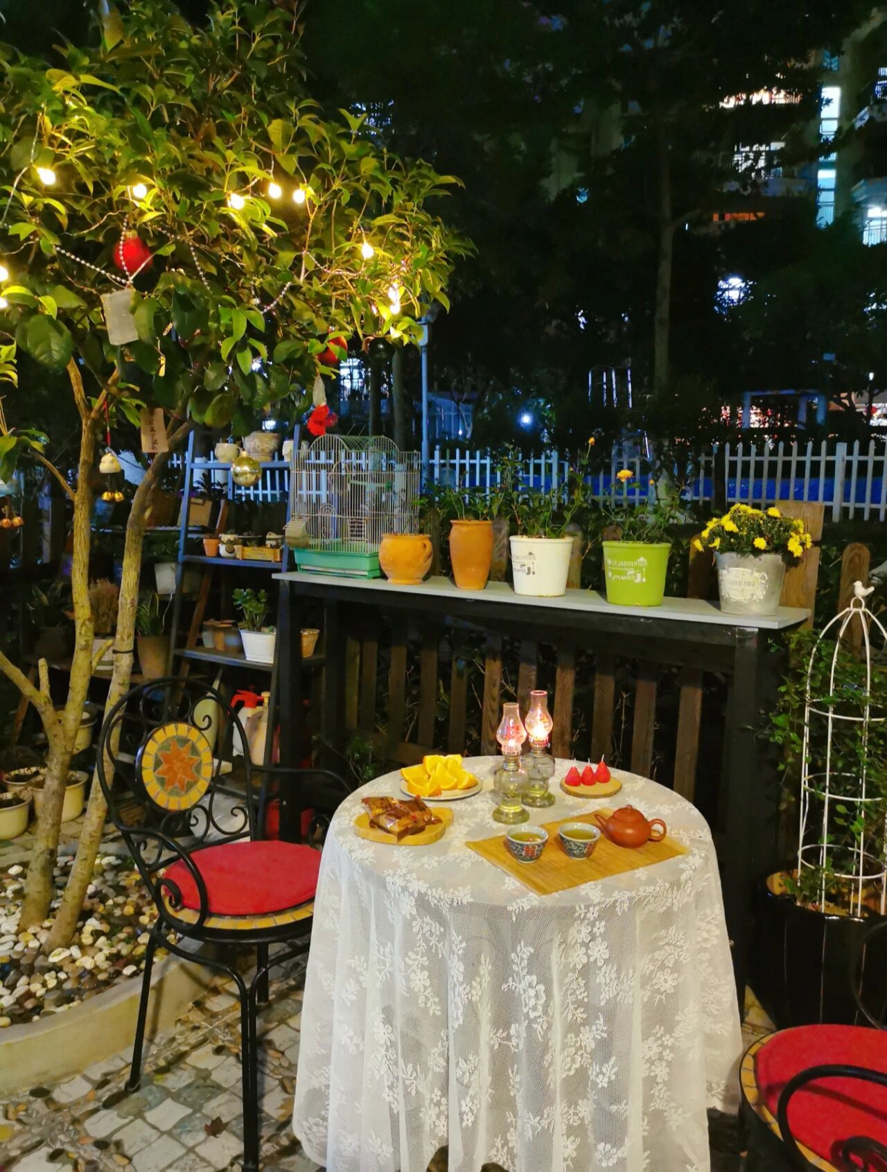 别墅|买不起别墅，买了一楼带30㎡院子的房子，入住两年多，后悔了吗？
