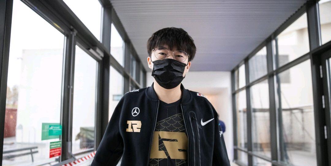 joker|Joker：我并不看好小虎转中，他在两方面和顶尖中单有差距