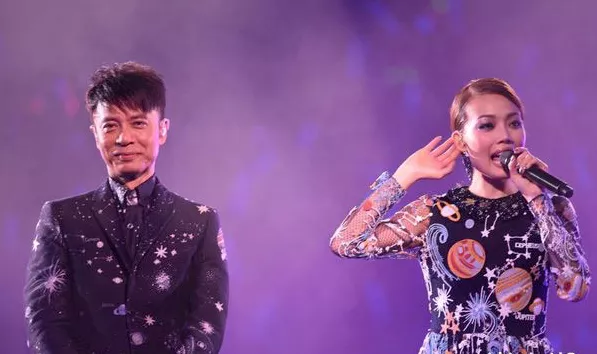 容祖儿|因为长得丑被炒鱿鱼，她却靠一副好声音称霸至今，8岁到80岁都粉她