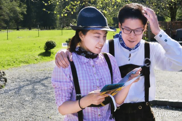 霍启刚|霍启刚全黑运动装为香港队加油，连线央视谈起郭晶晶，幸福藏不住