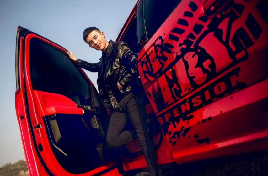 |某知名网红被爆出轨签约女艺人，怀孕妻子和丈母娘发声有录音