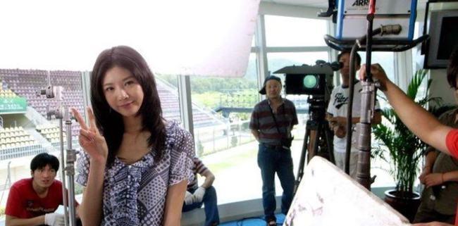 梅利爱说事 心心念念嫁入豪门,遭受家暴2年后含恨离世:你不爱我,我不怪你