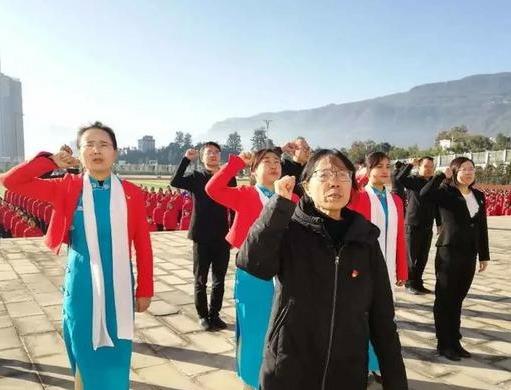 高秀花说育儿|大学缺少刘安娜这类老师,中学缺少张桂梅这类老师