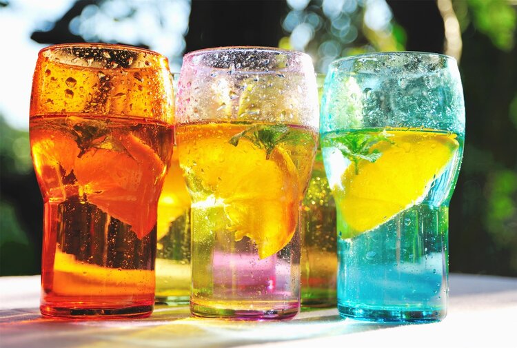 39奇妙的中医 “夺命保温杯”遭央视多次曝光，热水进毒水出，这2种保温杯别用