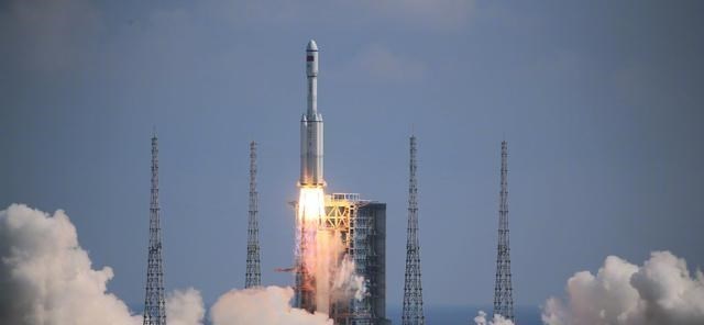 龙飞船 中国新—代飞船更稳妥？美“龙”飞船返回地球，玻璃穹顶舷窗绝美