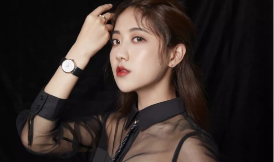 李艺彤|李艺彤：在我眼里一直是热烈的，也没有因为那些诱惑放弃自己